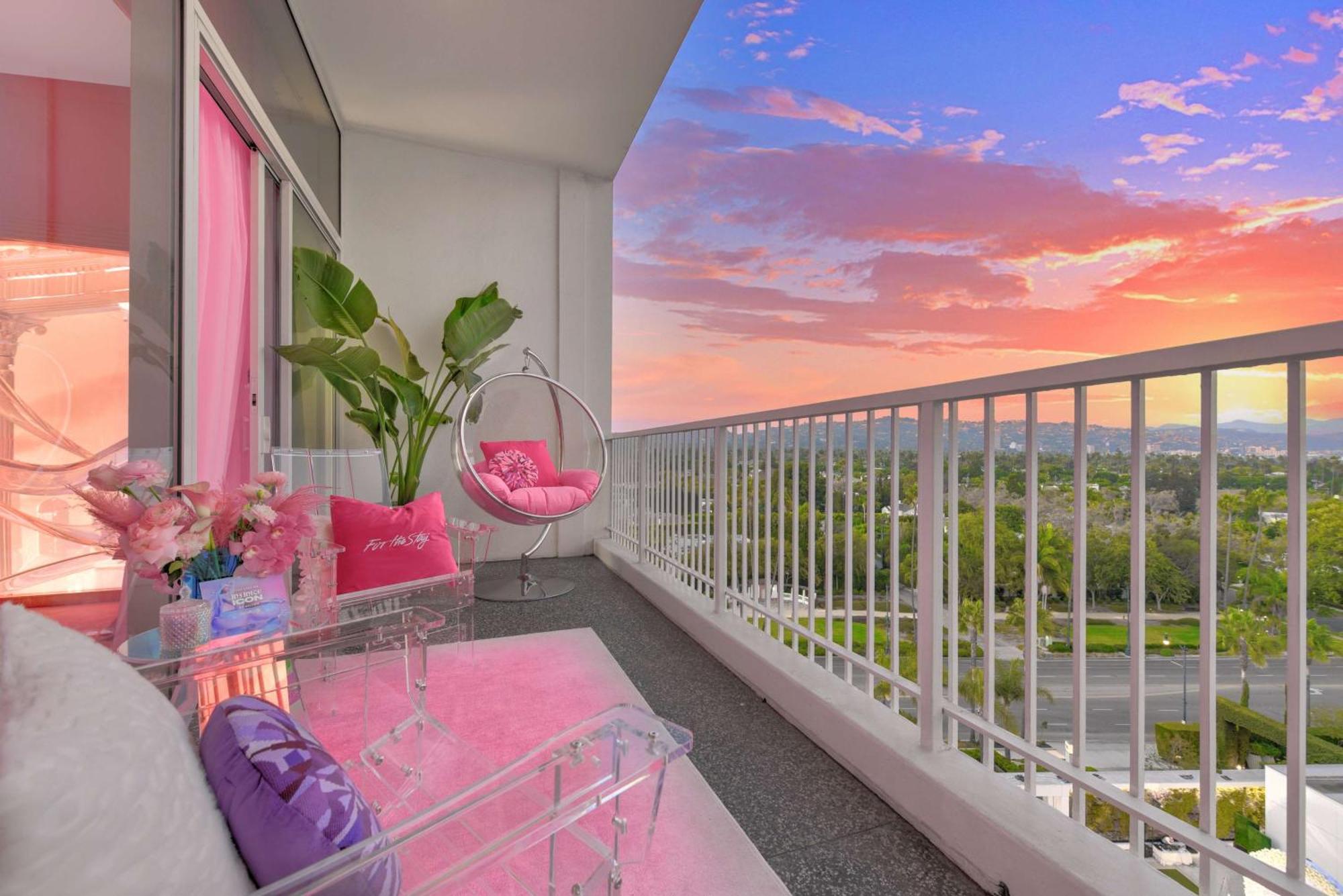 The Beverly Hilton Los Angeles Exterior photo